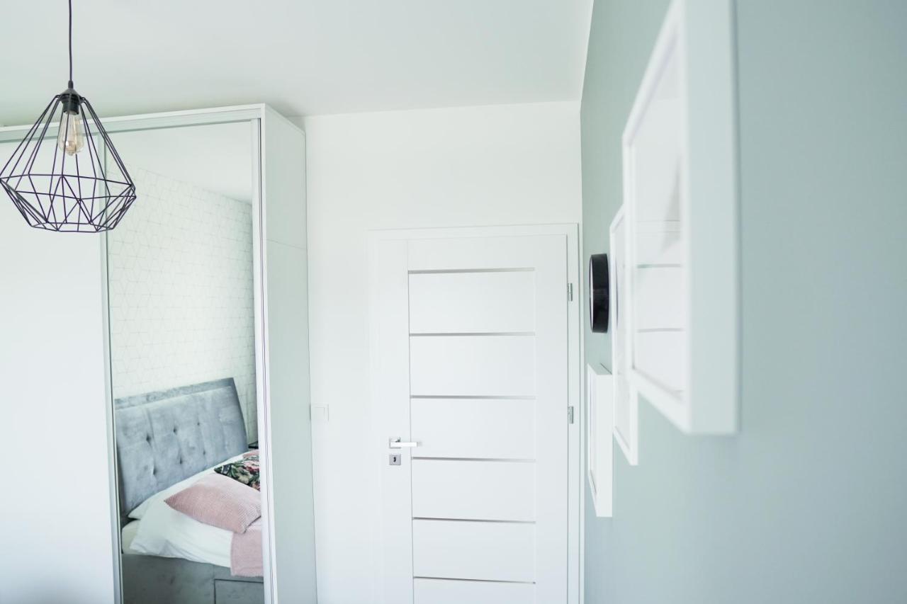 Vizzit Us Premium Apartments Warsaw Exterior photo