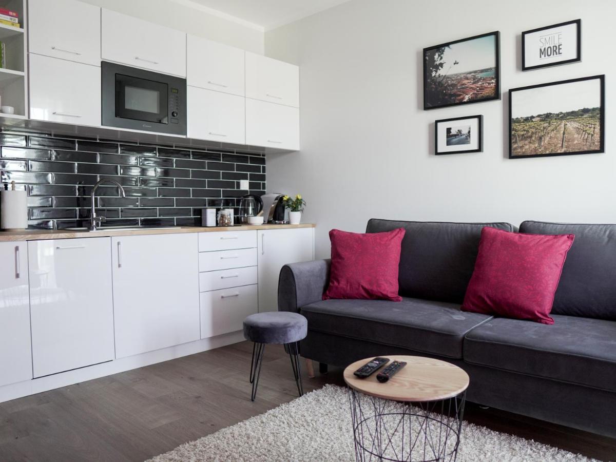 Vizzit Us Premium Apartments Warsaw Exterior photo